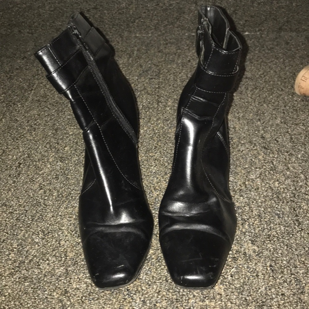 Black ankle heel boots